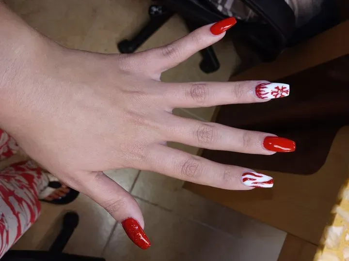 https://cdn.salonspotlight.com/photos/Ooe0JNLsdqgK1axANfPF/4be0d658-67bc-47bc-8c40-063eaea18c94_720x720