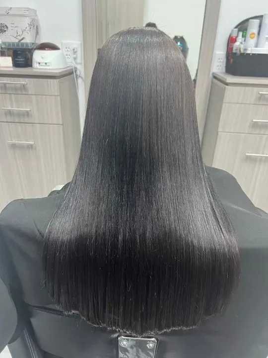 https://cdn.salonspotlight.com/photos/OqWXK3mXwhYrxHLIa9n3/ccb908d1-2c97-471d-bb9d-113020a65247_720x720