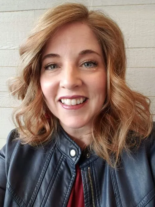https://cdn.salonspotlight.com/photos/Or9HFEOAreNOhXy9se4n/9b6b7bc8-1193-406e-a423-45a0580f006f_720x720