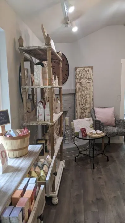 https://cdn.salonspotlight.com/photos/OrqA0klEWC4sK5ZBo1fE/790b8b05-4533-45b8-9434-f9469ca19fec_720x720