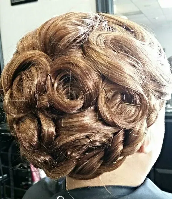 https://cdn.salonspotlight.com/photos/OskGY4MfOi3ZhdngHb50/2d4051ce-d5cc-467e-b76c-eb3b918f4b01_720x720