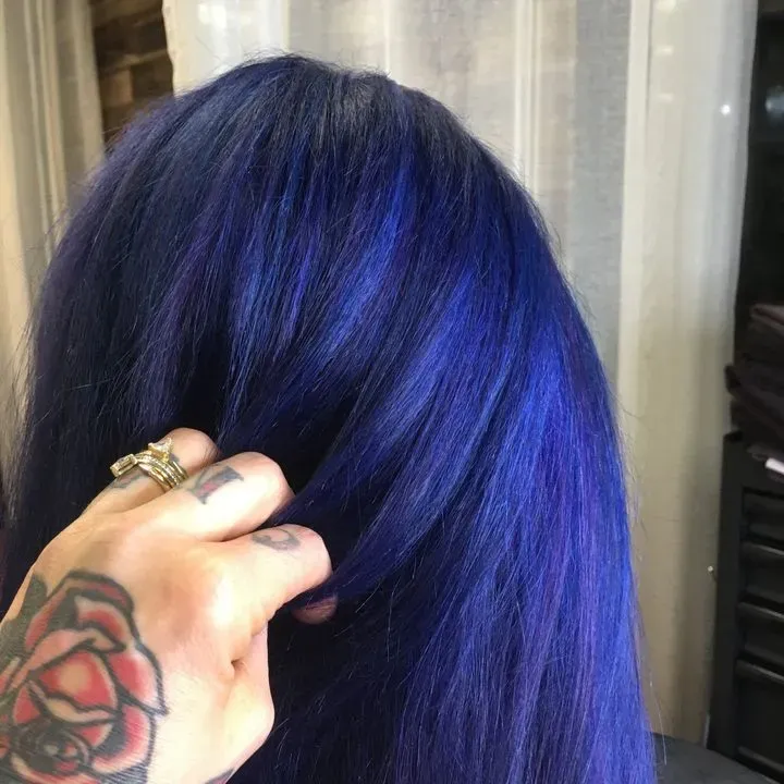 https://cdn.salonspotlight.com/photos/OskGY4MfOi3ZhdngHb50/7f1ebe97-9497-4fc3-a99b-45078410da75_720x720