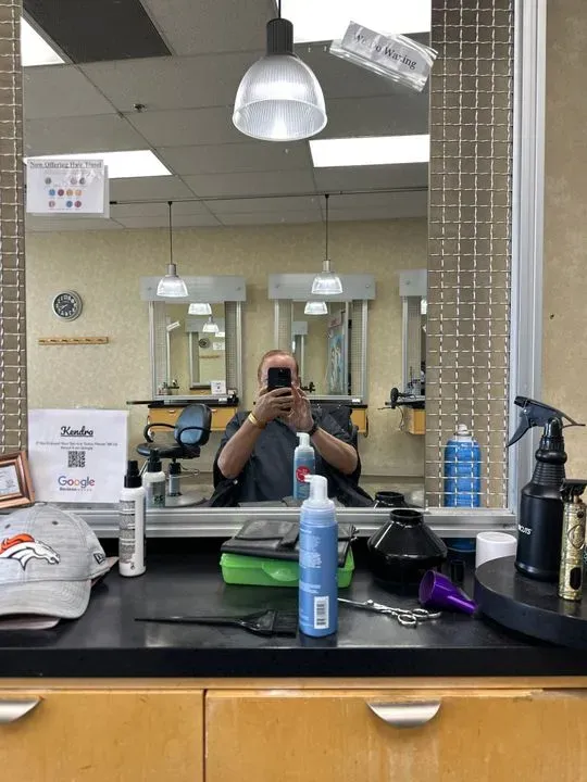 https://cdn.salonspotlight.com/photos/OtBmqUXAJ5SM9r3pgNVC/cce7a5ab-9968-44f5-ae8c-ece372593de0_720x720