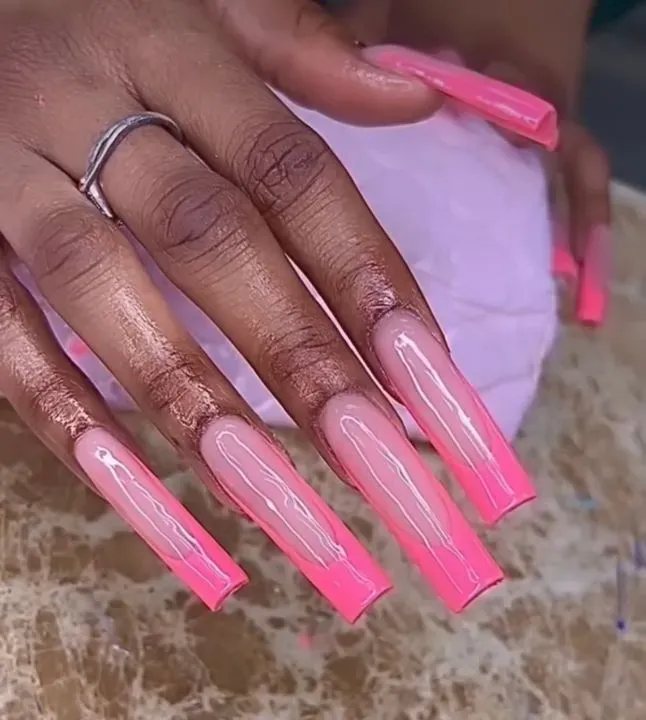 https://cdn.salonspotlight.com/photos/OyXDD4lBfIMfSYjO3s8V/583823ef-9dda-45c4-9c82-2768017c94fc_720x720