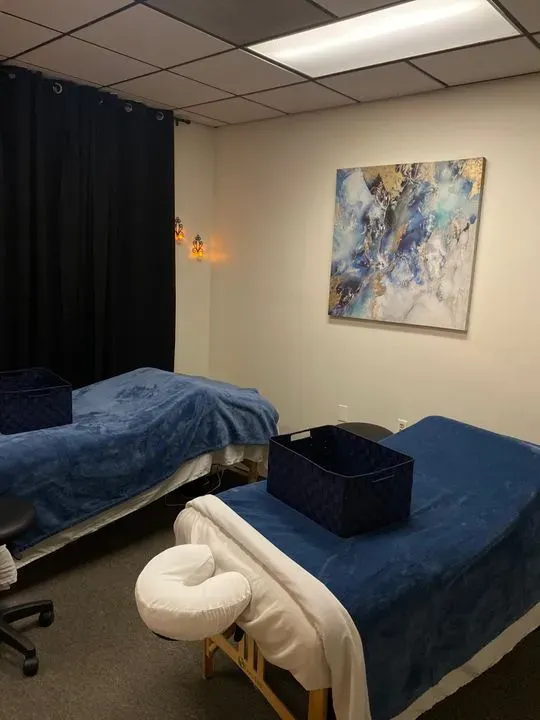 https://cdn.salonspotlight.com/photos/Oz410tAIrtye19lMha4l/0e770051-2f02-4f15-a483-ee176c18741a_720x720