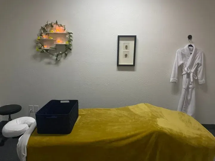 https://cdn.salonspotlight.com/photos/Oz410tAIrtye19lMha4l/e7381aff-7652-49b8-9195-9254fe3789ad_720x720