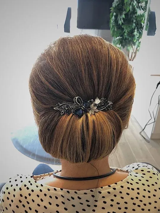 https://cdn.salonspotlight.com/photos/OzIQMym9psNUYoLD4Cfq/e99852d8-6cef-489f-89a3-592fbbd532b2_720x720