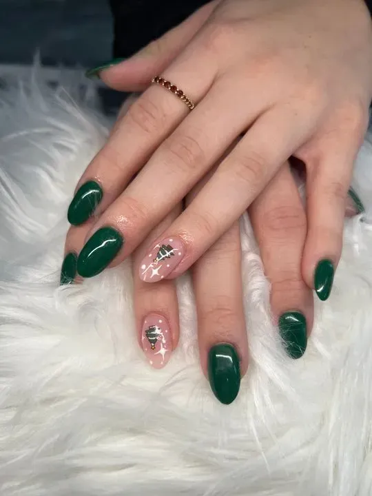 https://cdn.salonspotlight.com/photos/P0zWDPNonwEgFWQ1SR31/e0b8fc38-f1de-48f0-a3b6-be879dbeb33e_720x720