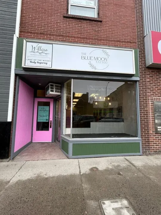 https://cdn.salonspotlight.com/photos/P2BqS0TRVJXb13uFbkgv/38d80b4b-7be5-4135-bc3d-32272752d578_720x720