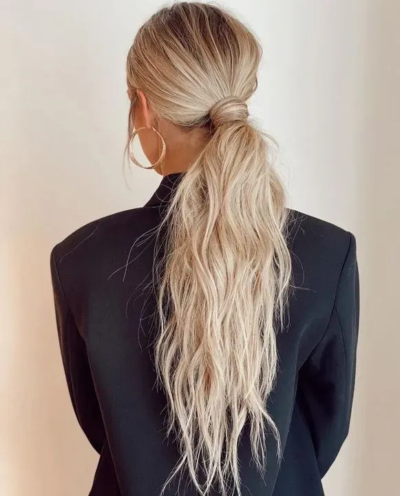 https://cdn.salonspotlight.com/photos/P2Sv4atF2XhZ0kGsHvgh/bcbd6bfd-4f28-4d57-a417-fe5c81fe4ef5_720x720