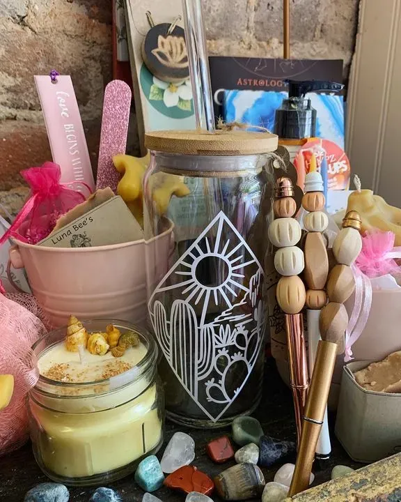 https://cdn.salonspotlight.com/photos/P3qpouGebZFuPMfheRKz/3e0e268f-a03a-4dd6-9941-f875e6ba04a0_720x720