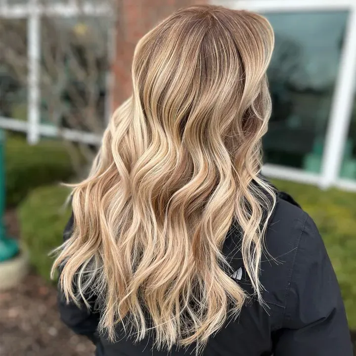 https://cdn.salonspotlight.com/photos/P6rNUkoy3ZxhFRSRtRke/5b5b9441-133c-4845-a5c1-42600f808cf0_720x720