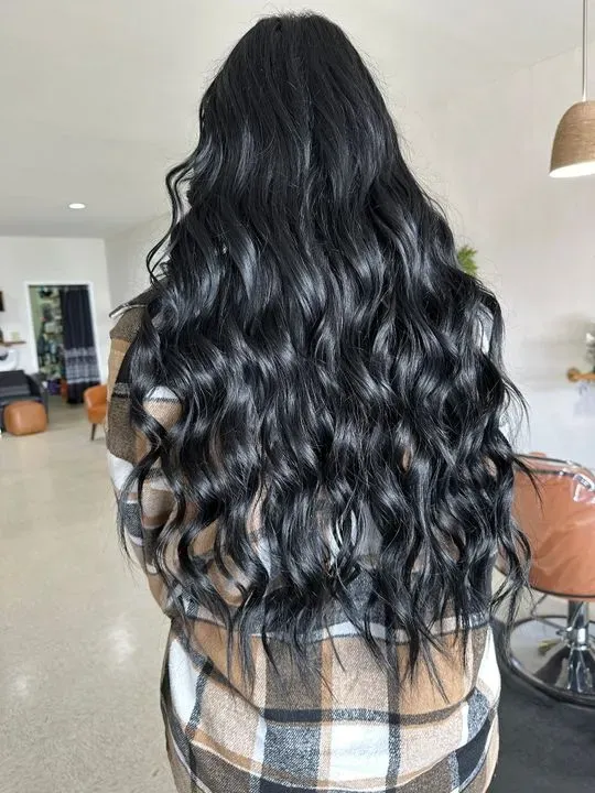 https://cdn.salonspotlight.com/photos/PCtjYIRy410kZNB7Di9Z/2435a698-f972-43b3-b3b8-2bc24eee2b38_720x720