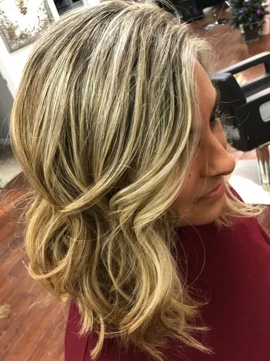 https://cdn.salonspotlight.com/photos/PEqBFUYEFRiwECs8wUdf/7a6920cb-450c-40e0-a994-7e208198fefb_720x720