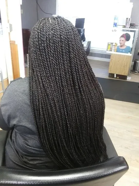 https://cdn.salonspotlight.com/photos/PGDgoCu7OWqBBfbxUCR3/78207a2b-851d-4329-adfe-0c61f52648aa_720x720