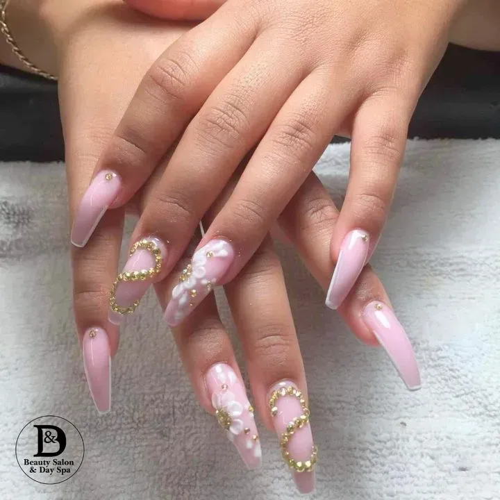 https://cdn.salonspotlight.com/photos/PGbaOdK6hGnzGZUpBrfn/1aa31315-377f-486f-b4ea-378fda058962_720x720