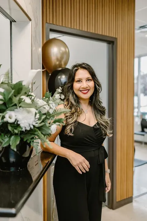 https://cdn.salonspotlight.com/photos/PHnoOklrN3fWcyhNE42q/939e2eec-9ff4-4353-8e77-095bc3bd02da_720x720