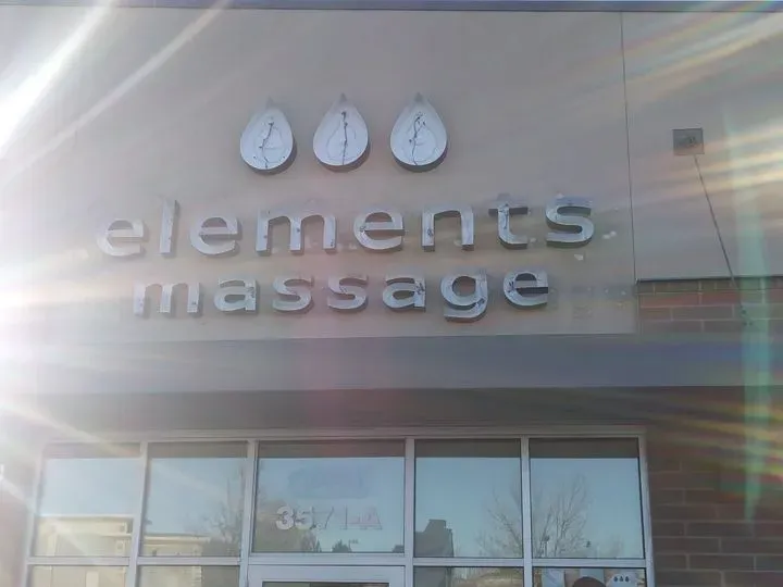 https://cdn.salonspotlight.com/photos/PHyF69pOKmzGoj13hlOI/d3aeee8d-4086-40b7-bf5f-cf353d4b38d6_720x720