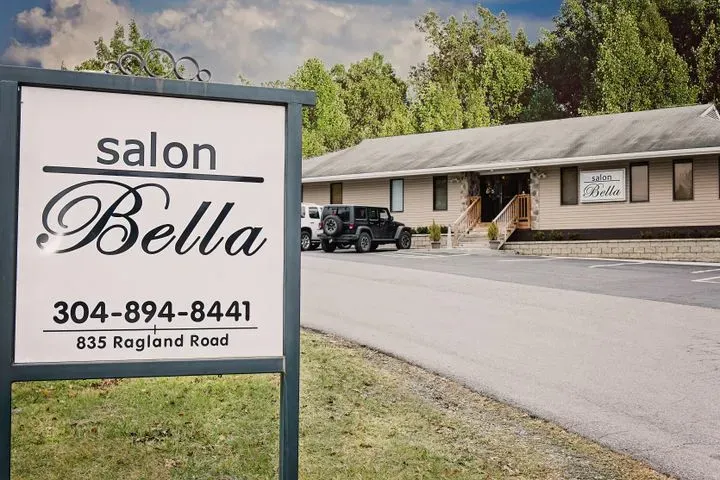 https://cdn.salonspotlight.com/photos/PJXaiLoCwR3BEsSX6gGk/e85dd6fb-c4a5-4a2a-ac4a-1fb7fdeea988_720x720