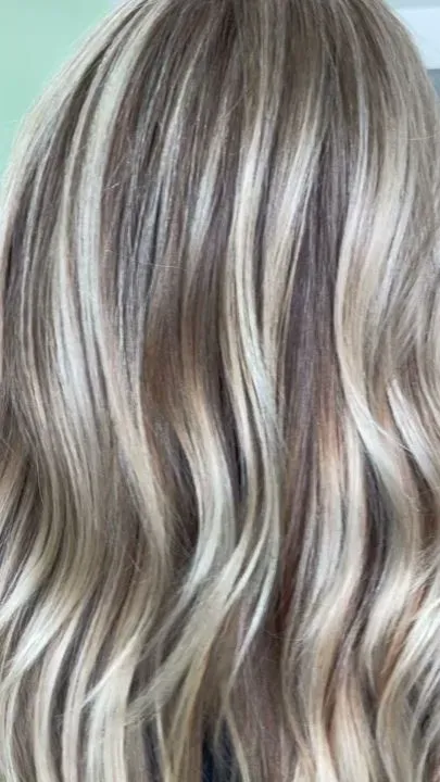 https://cdn.salonspotlight.com/photos/PK9rcyiY1y6FvLFQNnqq/77e88580-ea94-459f-9604-401d1b1178b0_720x720