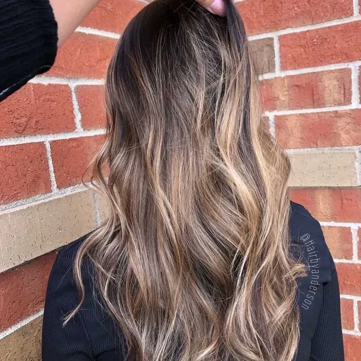 https://cdn.salonspotlight.com/photos/PLbKbr1IaH42riaCfXy8/fa9dfa6a-0780-4a17-b4d7-175e9991f9e0_720x720