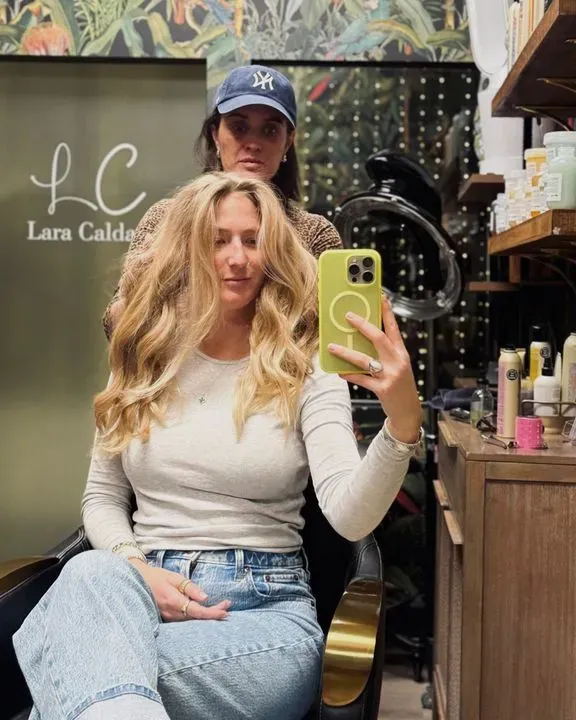 https://cdn.salonspotlight.com/photos/PMmRImZOKvdSzaJBmk4E/106d8a6a-0941-47d3-a75e-8ade0e06862a_720x720