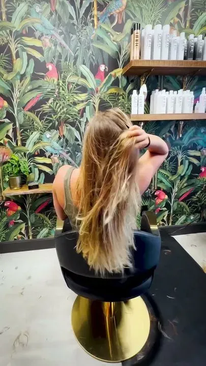 https://cdn.salonspotlight.com/photos/PMmRImZOKvdSzaJBmk4E/c5b98a69-40f8-4b52-9a86-dddd190c6ecf_720x720