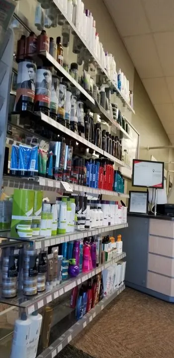 https://cdn.salonspotlight.com/photos/PN2DbX8kXAUYByyS0iTP/92e88371-7b9c-4126-85b2-22cabdb0730d_720x720