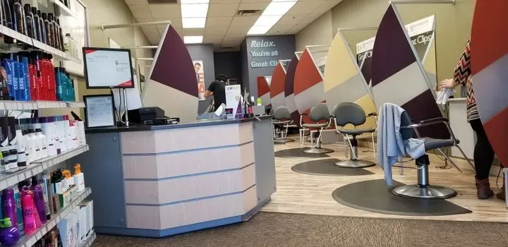 https://cdn.salonspotlight.com/photos/PN2DbX8kXAUYByyS0iTP/99b86a85-ed54-469d-8b7b-8c6453b29669_720x720