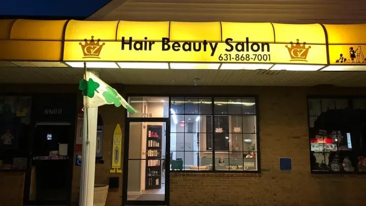 https://cdn.salonspotlight.com/photos/POvKug6JJjZcvdDJl1q0/4b81794c-a68a-43ac-9094-2357a2690f59_720x720