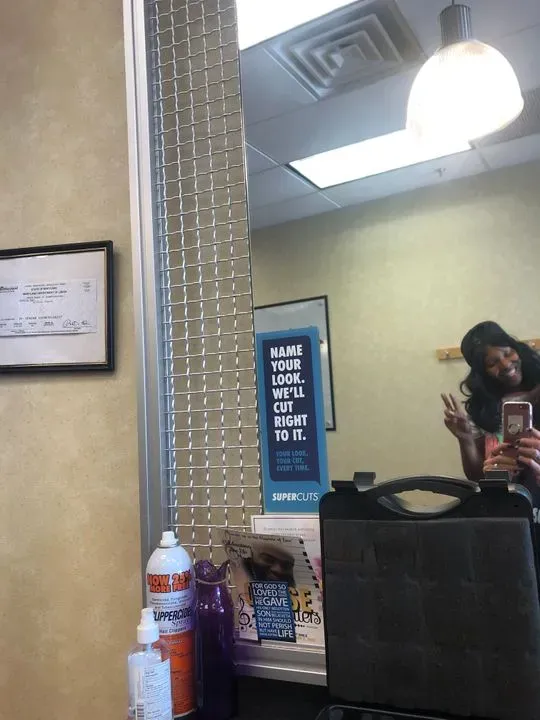 https://cdn.salonspotlight.com/photos/PPJvuBAauOxbDkDiNzI1/639a7742-9172-4793-ad19-118416ccb301_720x720