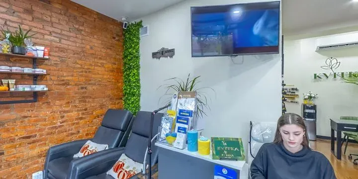 https://cdn.salonspotlight.com/photos/PQno5SkuGSQH01b1gsgx/172661ba-70bd-4d57-a931-6f2c99951ae6_720x720