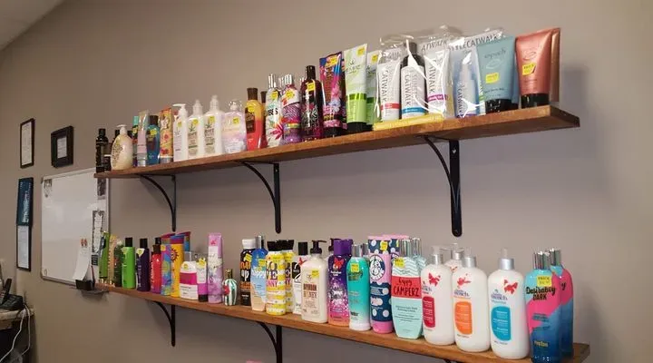 https://cdn.salonspotlight.com/photos/PSZmERKZUO8HsryXJ0Kp/67240b6d-2691-484b-80cf-196867c1cec5_720x720