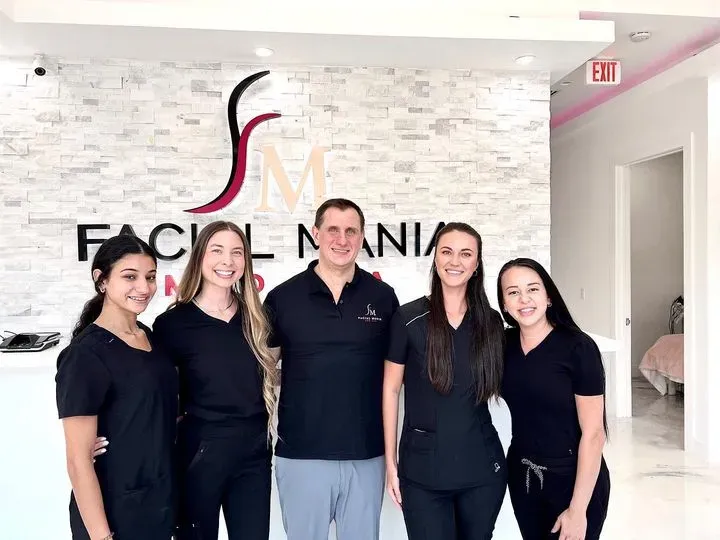 https://cdn.salonspotlight.com/photos/PUrs9lJ5VgtzfXPOh2be/4d172c13-868c-46c9-9514-68b790fbf025_720x720