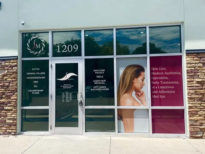 https://cdn.salonspotlight.com/photos/PUrs9lJ5VgtzfXPOh2be/9dd63445-4b32-4fa8-a2ee-3666ffc88c8f_720x720