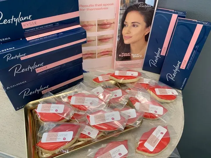 https://cdn.salonspotlight.com/photos/PaC0aIxB2fTzuzGyKFu6/060e3297-8397-4111-9a2b-6818e8afebed_720x720