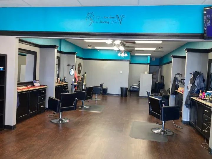 https://cdn.salonspotlight.com/photos/PbySzPkLbYZ1X47YuY08/ed4eab9d-f505-45a2-971c-d38dbf81e60d_720x720