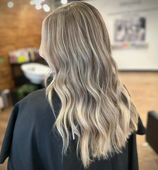 https://cdn.salonspotlight.com/photos/Pc1HzQEChljfDX7iWWbN/a2439404-d2b1-471a-89a5-8508de5f68ef_720x720