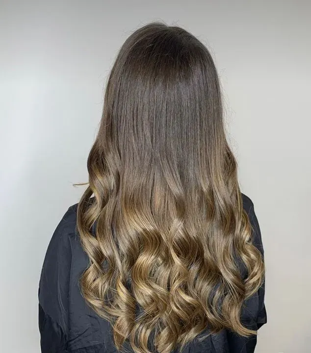 https://cdn.salonspotlight.com/photos/Pc4ZGQM7On7wCh9zfHKF/07d251b6-2612-495d-a0f5-71baca52961c_720x720