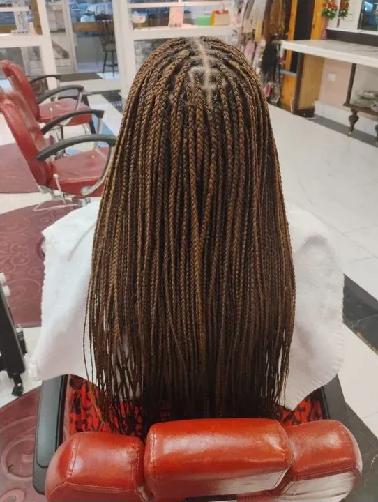 https://cdn.salonspotlight.com/photos/PcGMdqBq3LqoDHDe9j3L/9d8a84a9-88f5-4534-9817-0b0bbff70a65_720x720