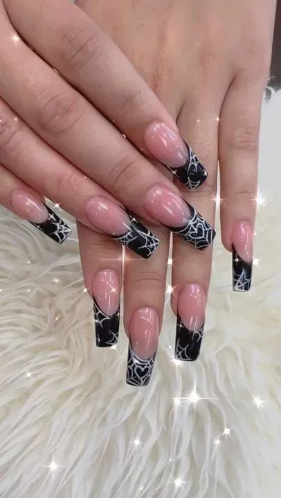 https://cdn.salonspotlight.com/photos/Pe89BrXFGQanFeCayNVt/1cc98b1e-53d3-4023-aa1b-17cd41ac350d_720x720