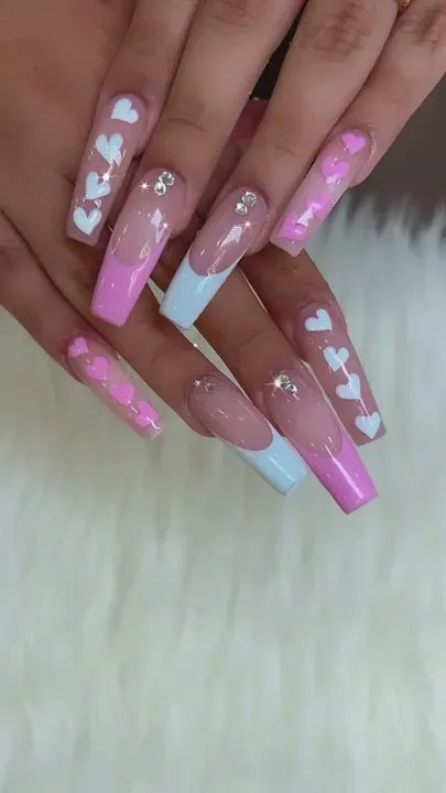 https://cdn.salonspotlight.com/photos/Pe89BrXFGQanFeCayNVt/f86e0a95-431c-4101-9eae-a4b03a875c99_720x720
