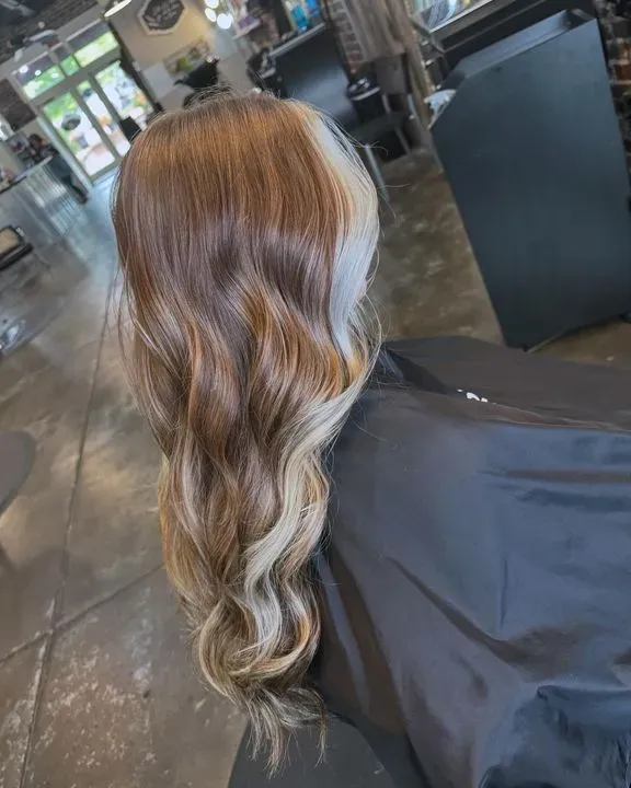 https://cdn.salonspotlight.com/photos/PfI7UicaJ74wZmEDdjtm/21835d8e-4d4c-499b-b8de-bf37d11515e6_720x720