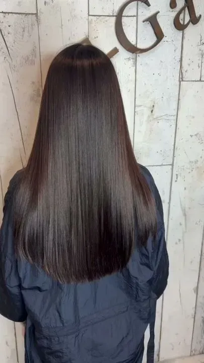 https://cdn.salonspotlight.com/photos/PkkLQxj7A9aipXkq6GiA/69cb520e-1a53-4631-b047-74eb615b5840_720x720
