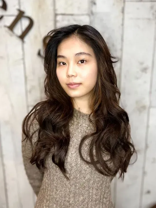 https://cdn.salonspotlight.com/photos/PkkLQxj7A9aipXkq6GiA/f24de9eb-e53c-41d9-9ef0-2e2e2e3d3c5f_720x720