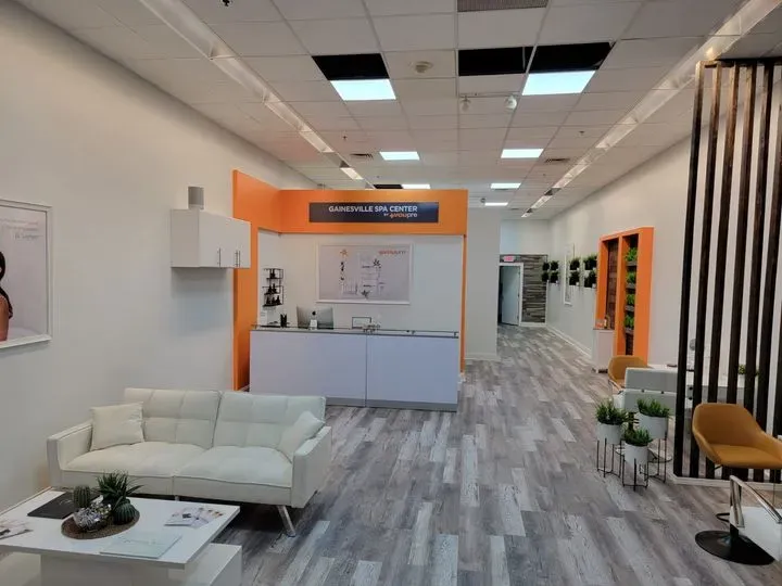 https://cdn.salonspotlight.com/photos/PlQ8XWLgss11uWk075Fl/efe989e6-460f-43fc-940c-502bf3d13924_720x720