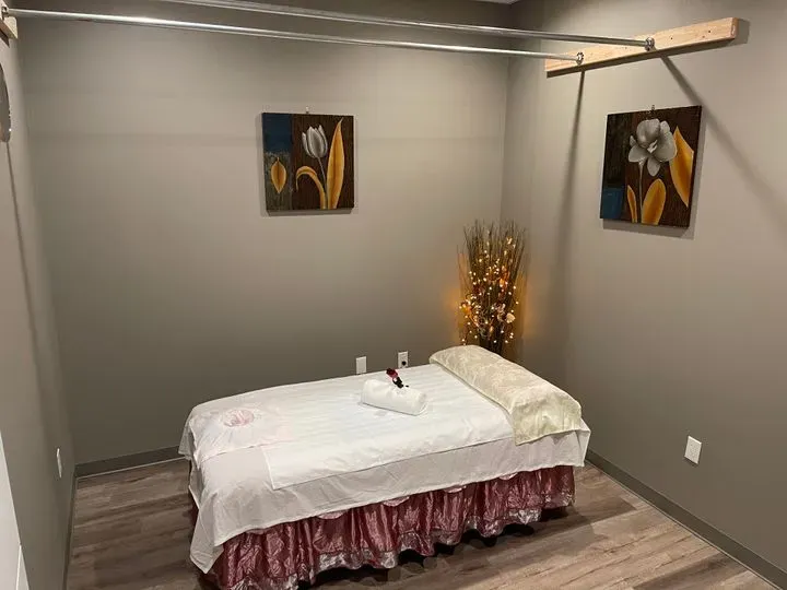 https://cdn.salonspotlight.com/photos/Plt0wQxnMzpHBTMw4gq4/34ccf686-f0ff-4531-9178-5fb5317e9499_720x720
