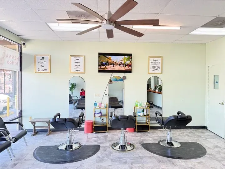 https://cdn.salonspotlight.com/photos/Pp65qdn8XOEKL0OGicAJ/cf32406b-d025-4ef9-a94f-3dd446281dcf_720x720