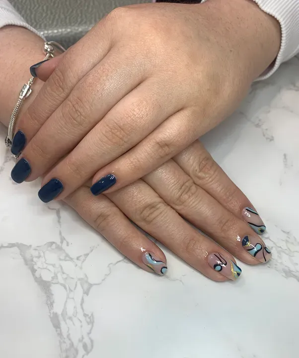 https://cdn.salonspotlight.com/photos/Ppgyb1atENJ4pBqx4y7Z/89da320b-5ca5-48a8-9a75-950889b448e4_720x720