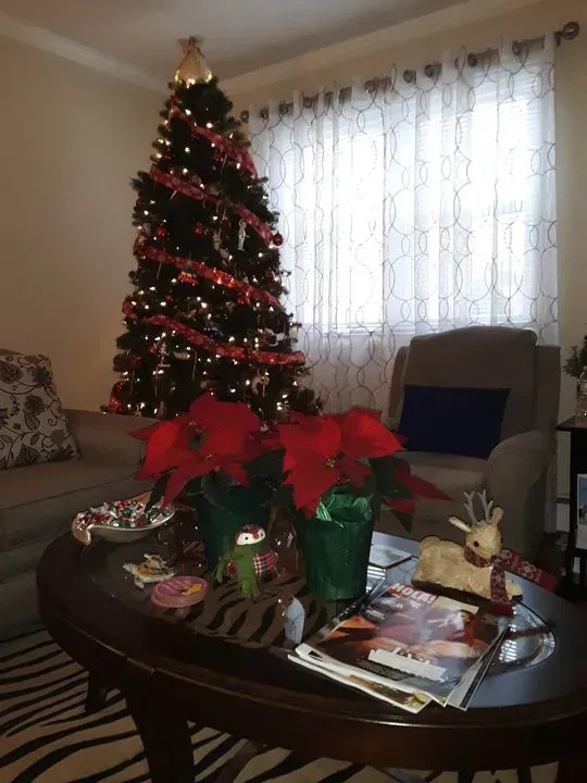 https://cdn.salonspotlight.com/photos/PqXWIGA3snv0mvPy7roR/bc2c85b5-dace-47b0-a5d9-dbe977cdc46b_720x720